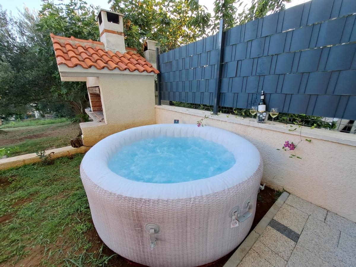 Jalumi Apartman Zára Kültér fotó