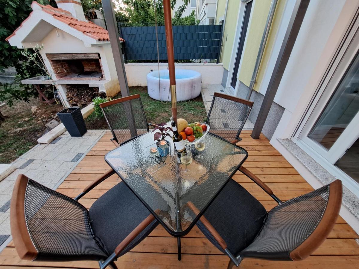Jalumi Apartman Zára Kültér fotó