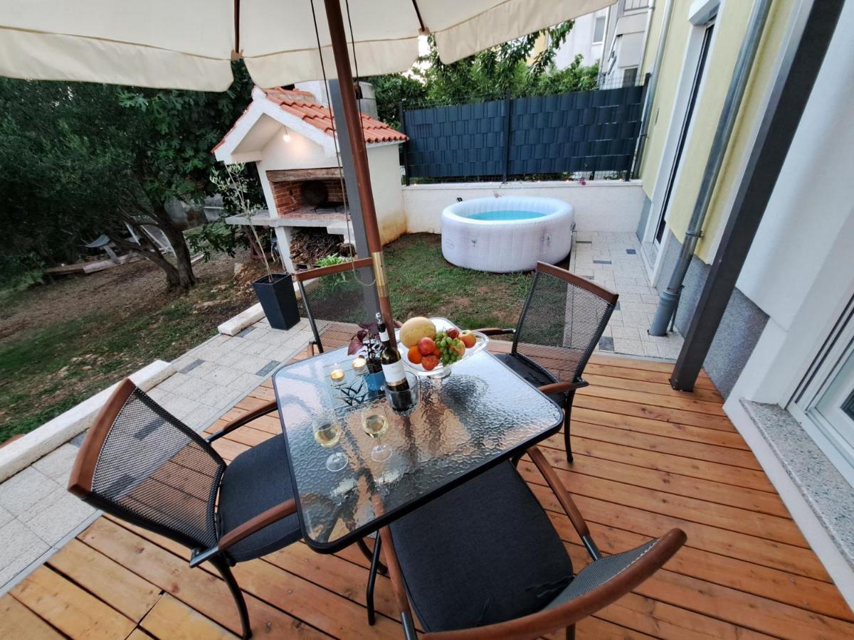 Jalumi Apartman Zára Kültér fotó