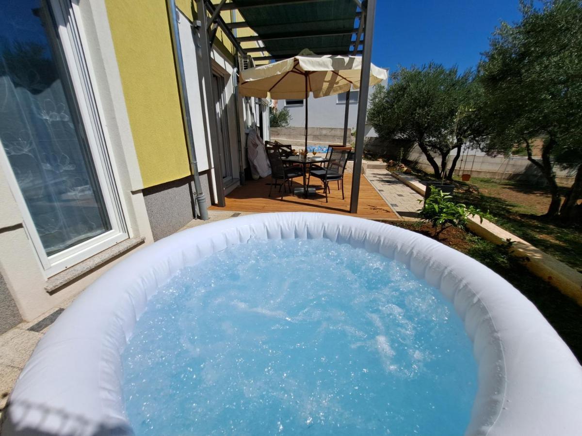 Jalumi Apartman Zára Kültér fotó
