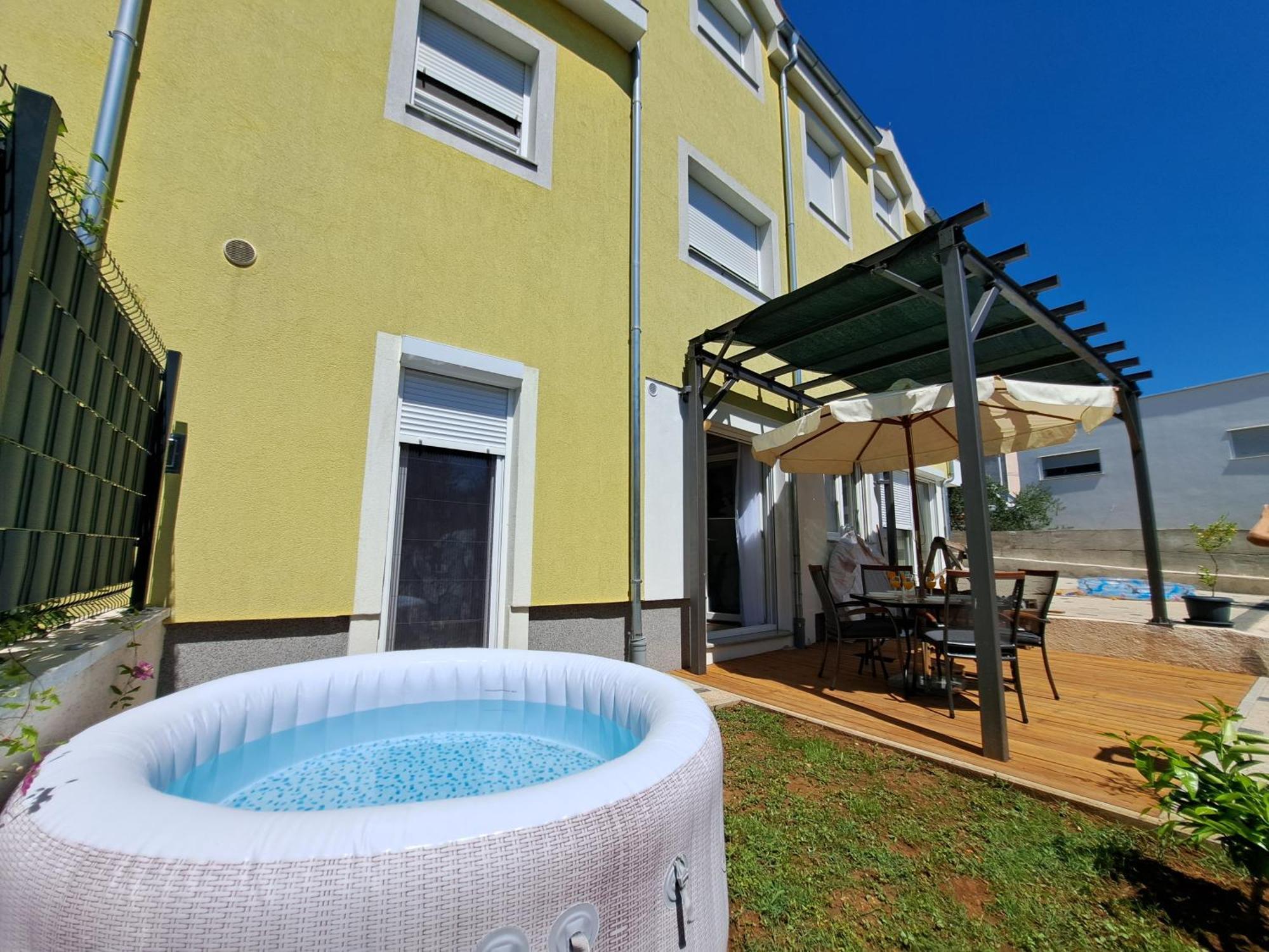 Jalumi Apartman Zára Kültér fotó